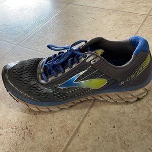 Men’s Brooks Running Shoes, Size 10.5
